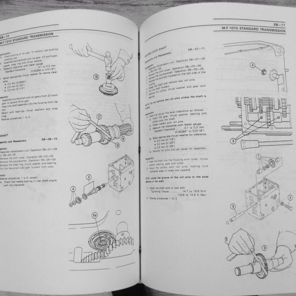 Massey Ferguson MF 1035 Tractor Service Parts Operators Manual Repair Shop Set - Image 8